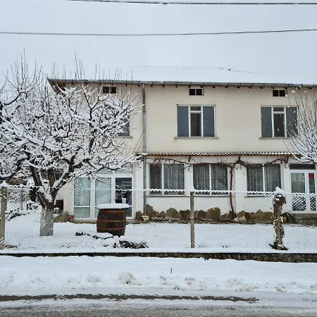 къща слави Nyaraló *