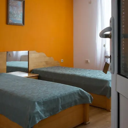 къща слави Casa de Férias *